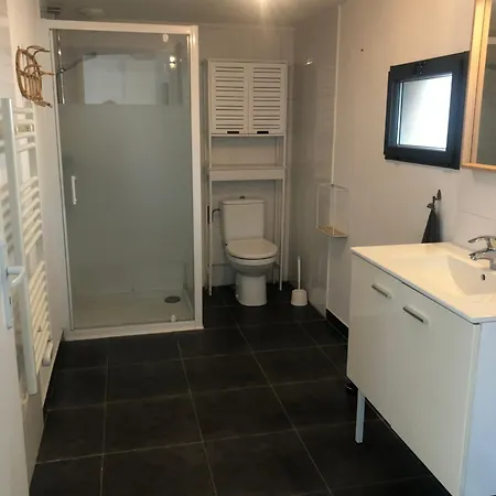Дом отдыха Agreable Maison A Plein Centre Au Calme Et A Cinq Minutes A Pied De La *